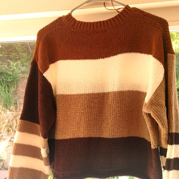 NWT Girl's Sweater/crop - Picture 4 of 6